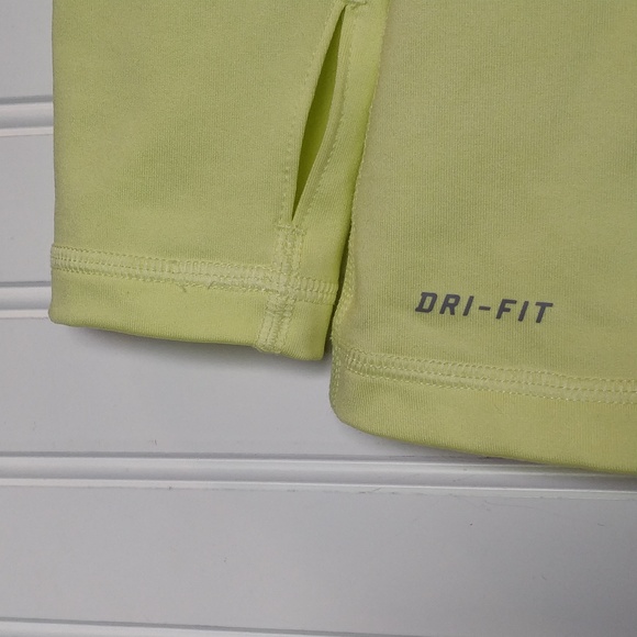 NIKE Pro Dri-Fit Hyperwarm training pullover - Picture 2 of 8